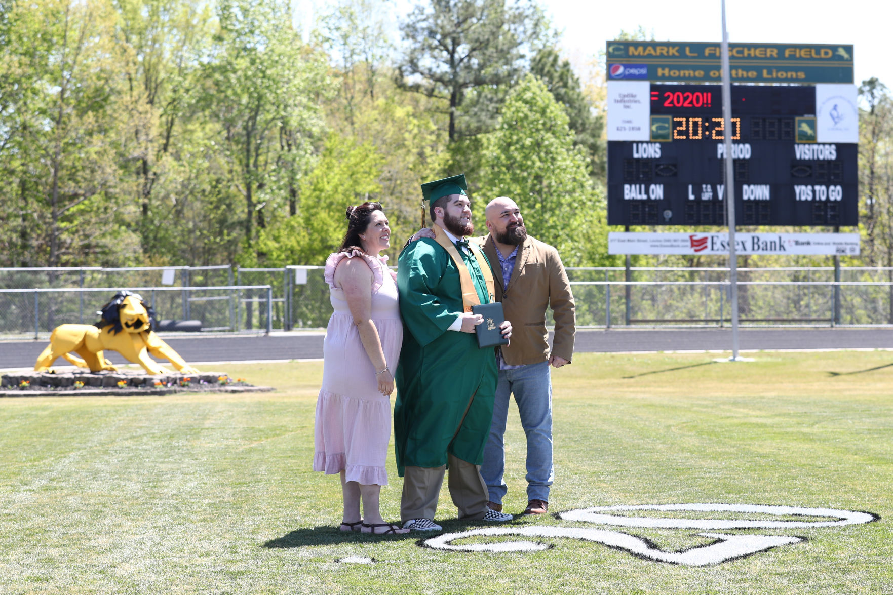 20200422_cdp_news_LOUISAGRADUATION047.JPG